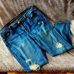 Boyfriend Straight Cut Old Navy Size 16L Jeans